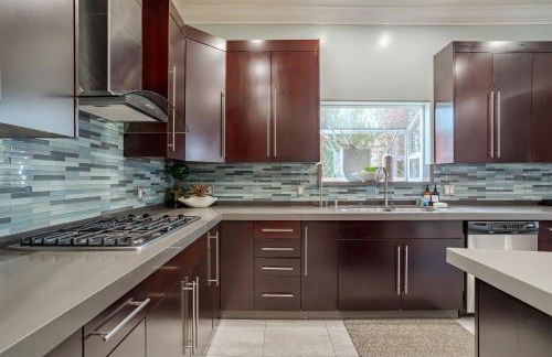 Regal 4 bed with hot tub close to Universal sleeps 15 - Foto 10