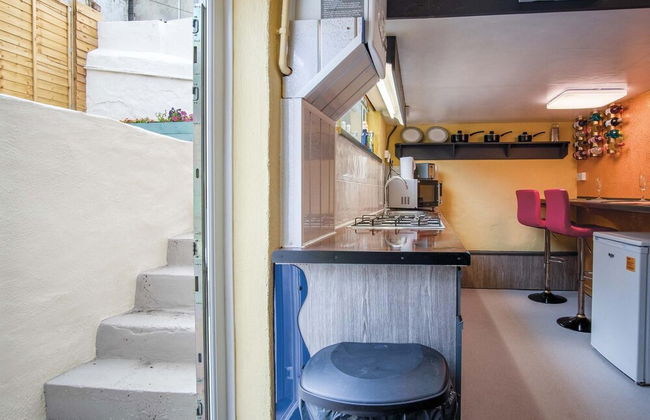 Clouds - 1 Bedroom Holiday Home - Milford Haven - Photo 11