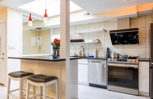 Spacious 3BR Oasis with Patio & Arcade Fun in Philly - Foto 16