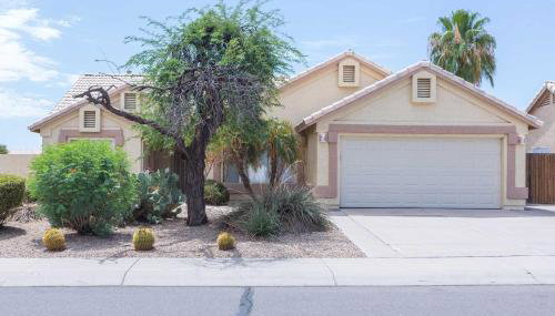 Modern House with Office Cornhole Near Freeways - Foto 2