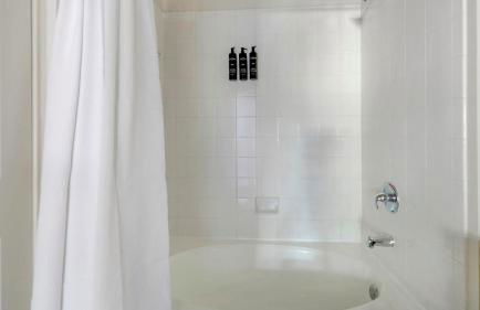 Landing Beautiful 2BD in Bee Cave - Photo 18