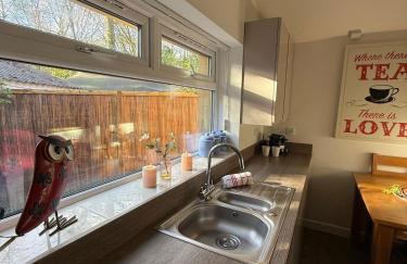 Romantic Luxury Cabin & Hot Tub near New Forest Dorset - Photo 30