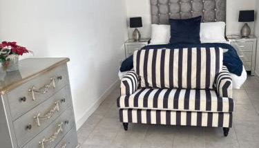 COACHMAN COTTAGE OUTSIDE HOT TUB - Foto 2