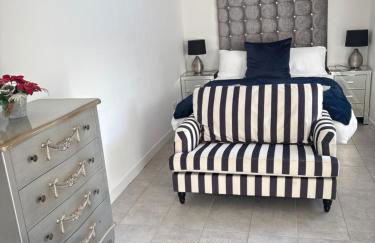 COACHMAN COTTAGE OUTSIDE HOT TUB - Foto 2