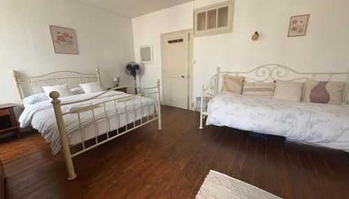 Town Centre with garden & free parking Le Dorat - Foto 2, wardrobe