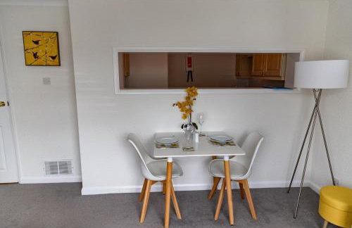 1 Chatsworth Riverscape Apartments - Riverview apartment in great location with free parking overlooking the Gannel just a short walk from Newquays incredible beaches and local amenities - Foto 8