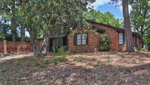 Group Getaway 6BR Near Fort Benning Huge Kitchen Private Yard - Foto 3