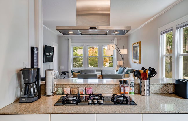 Jewel of Standish - Photo 1