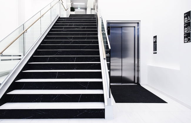 New 1BR Home with Balcony next to Railway Station - Foto 24