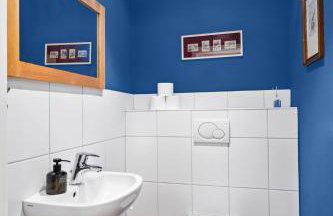 GUT KLETKAMP "Altes Backhaus" - Freistehendes Landhaus mit 7 Schlafzimmern I Kamin I Garten & Terrasse I 15 Min zur Ostsee I Parkplätze I Hundefreundlich I Bar I WLAN - Foto 13