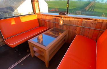 Sleeps 18 Double Decker Bus Hot Tub Sauna Cinema Pets - Foto 19