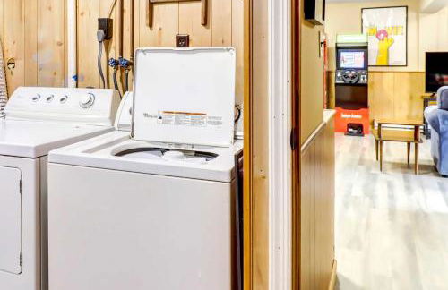 Pet-Friendly Home with Deck at Big Bass Lake! - Foto 25