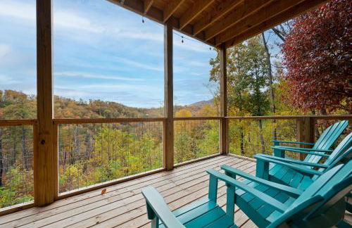 The Overlook - '21 Cabin - Gorgeous Unobstructed Views - Fire Pit Table - GameRm - HotTub - Xbox - Lots of Bears - Foto 55