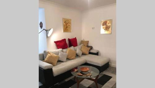 Tranquil Welsh Mountain Gem, Abertillery, Wales - Foto 5