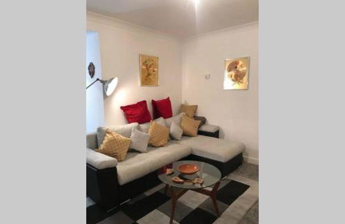 Tranquil Welsh Mountain Gem, Abertillery, Wales - Foto 5