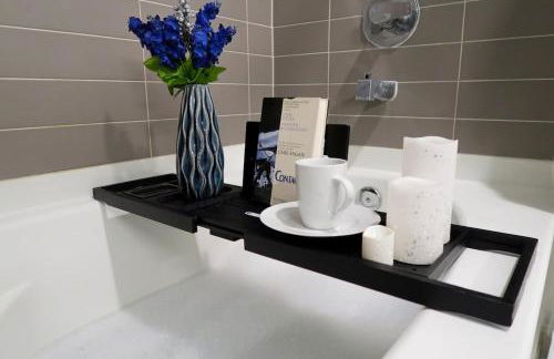 Cosmic Serenity Retreat 1BD Lux King in Southeast Jax - Foto 9