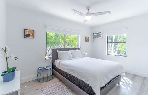 Renovated Apts with Kitchen, Fast WiFi, Smart TV, Roku & Pool Onsite 4 mi to Surfside Beach - Foto 74