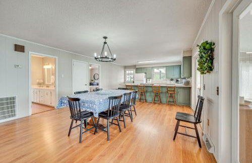 Lakefront Troutman House with Spectacular Sunsets! - Foto 11