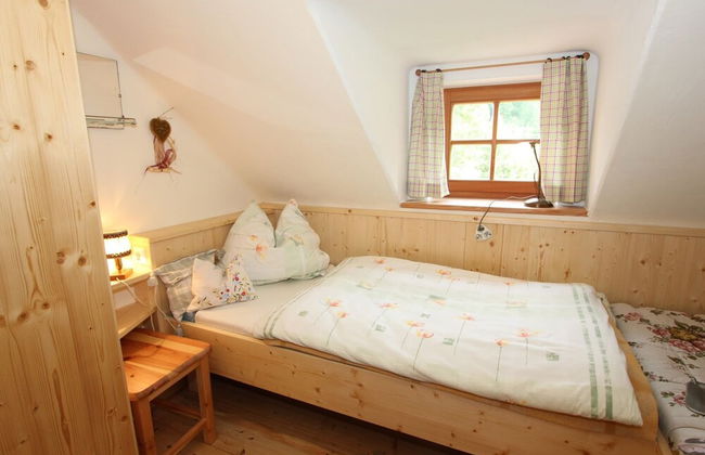 Peaceful Cottage Near Ski Area in Gmund - Photo 10