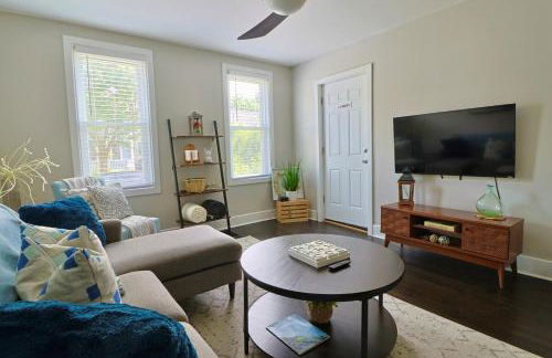 Modern Abode 2BR Near UofR, Highland, Downtown Rochester, NY Sleeps 4 - Foto 1
