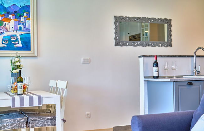 Luxury Seaside Apartment by Litto - Photo 18