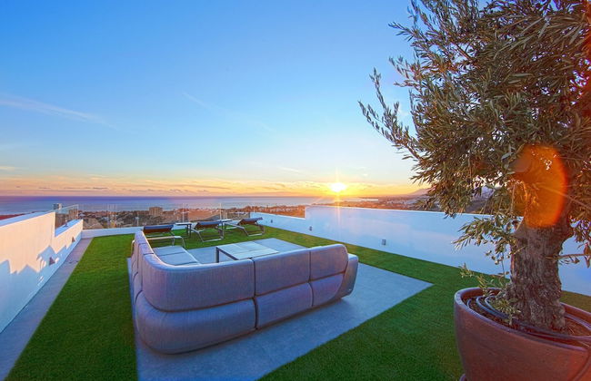 Villa in Marbella With Private Heated Pool - Photo 53