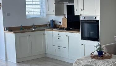 The Boat Cottage - private beach access - Foto 2