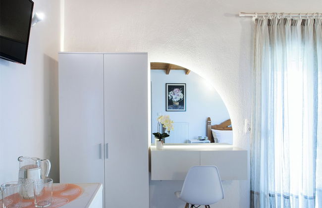 SkyFrame Apartments - Photo 8