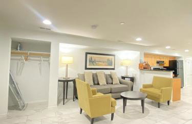 Lovely Remodeled 2bdrm Basement Home - Foto 1