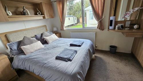 Heidi Cabin Sleeps 6 with Free Parking - Foto 3