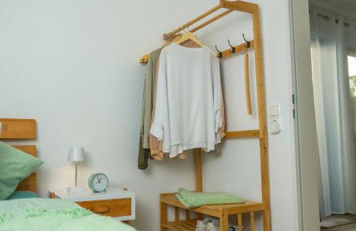 Einzigartiges Scandi Apartment - Innenstadt mit Parkplatz, Balkon & WLAN - Foto 3