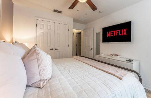 Stay Close to Disney in Your 3-Bedroom Haven - Foto 17