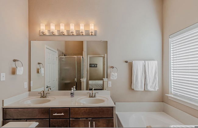 The Castle by the Lake w Pool Balcony Grandscape - Foto 23