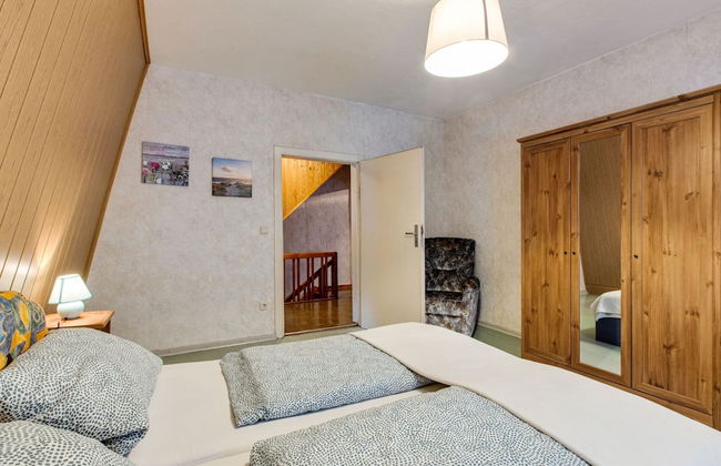 Holiday Home in Thuringia With Private Terrace, use of a Garden and Pool - Photo 4