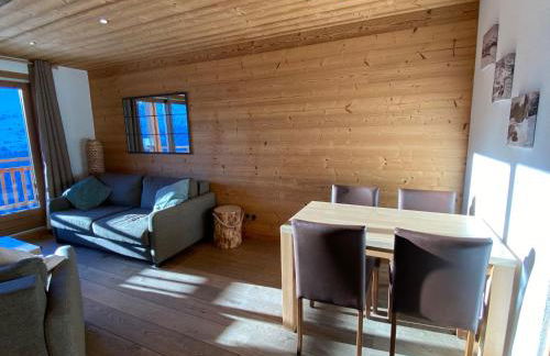 Vue panoramique sur les montagnes plein Sud - T2 Skis aux pieds, Piscine & Spa - Foto 24