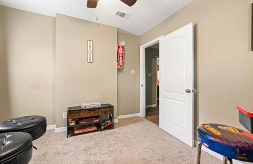 Renovated Home Perfect for Family - Foto 12