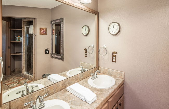 Casa Escondida by Ruidoso Vacation Rentals - Photo 16