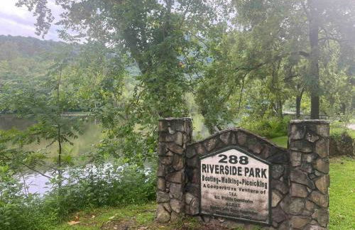 The Fishing Hole #4 Near Town - Foto 43