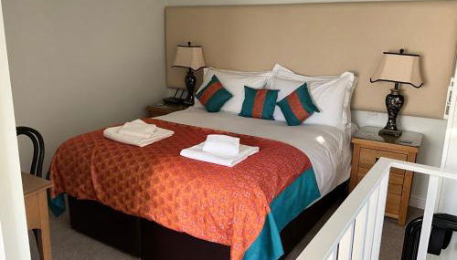 Artists' Cottages - Photo 2