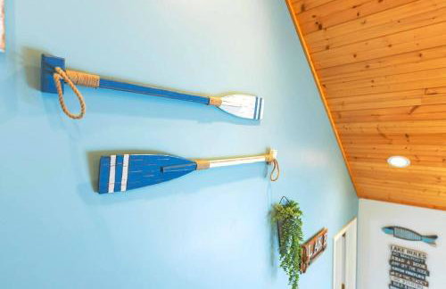 Relaxing Lakefront Retreat w/ Hot Tub & Dock - Foto 26