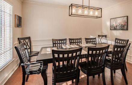 The Kirby House: King Bed, Hot Tub, Game Rooms, Gym - Foto 16