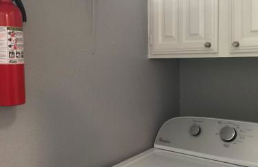 1BD Condo Pool South Irving I40 - Foto 3