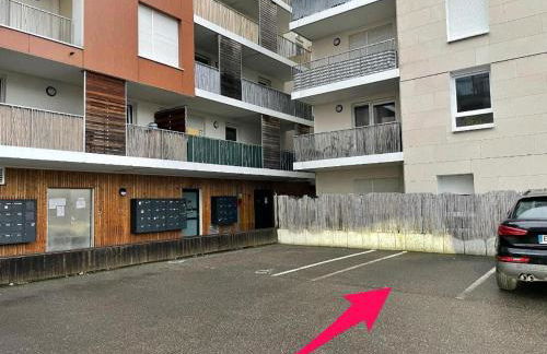 LeT2 Appartement Moderne avec Terrasse et Parking - Foto 24