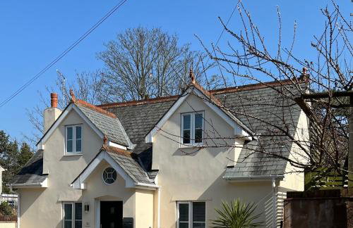 Monty Cottage, Exmouth Coastal Boutique House - Photo 1