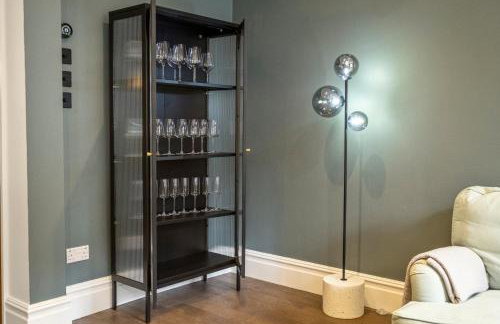 Stylish City Apartment Sleeps 6 - Foto 28