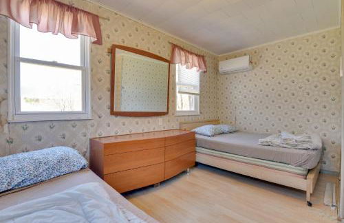 Shared Fire Pit and Kayaks Catskills Lake Retreat! - Foto 9