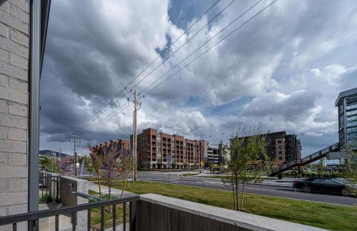 Dwntn Lux Townhome - Best Amenities- 3BD, 4BA - Photo 15