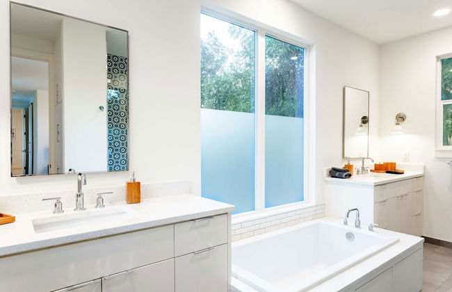 Modern ATX Mansion 6th Street 3 min Scooter - Foto 27