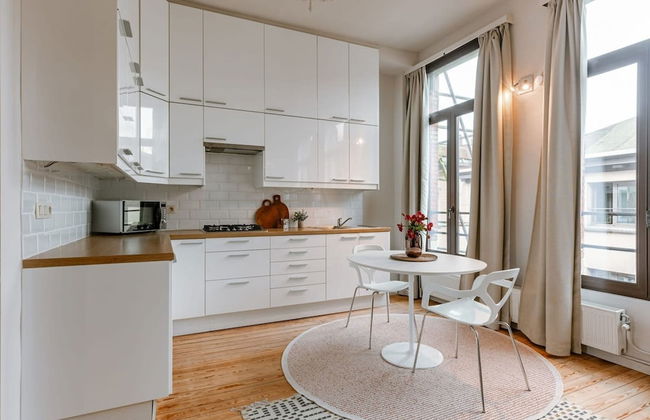 Charming Mansion in Vibrant Antwerp - Photo 56