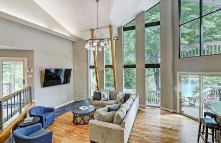 Lakefront w/ Private Dock + Hot Tub Pontoon Rental Butler Bliss by Avantstay - Foto 14